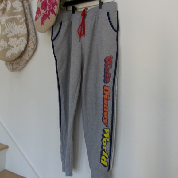 2020 Walt Disney World Parks Rainbow Retro Sweatpants Lounge Pants XL - Picture 1 of 3